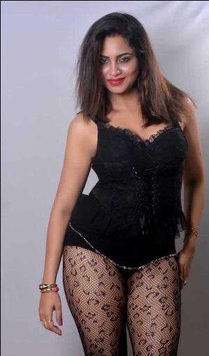 arshi-khan-hot-photos13.jpg