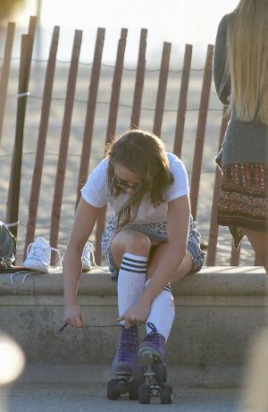 maisie-williams-upskirt-1-thefappening.so_-666x1024.jpg
