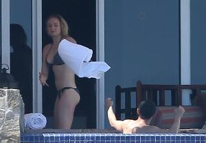 Sophie-Turner-Sexy-24-768x536.jpg