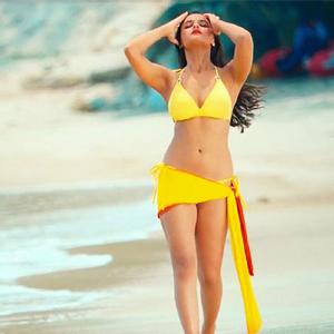 alia-bhatt-looks-super-hot-in-yellow-bikini.jpg